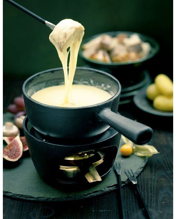 Fondue savoyarde pour 6 personnes Recettes Elle à Table