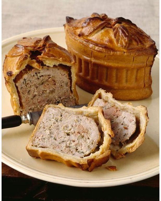 Pâté chaud en croûte pour 6 personnes Recettes Elle à Table