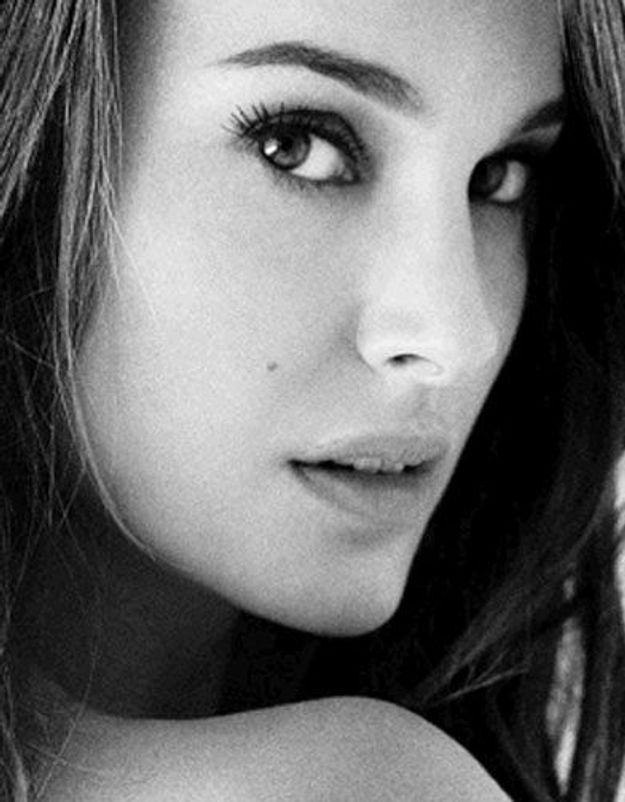 resize3-elle.ladmedia.fr/r/625,,forcex/crop/625,804,center-middle,forcex,ffffff/img/var/plain_site/storage/images/beaute/news-beaute/beaute-des-stars/natalie-portman-nouvelle-miss-dior/16507760-1-fre-FR/Natalie-Portman-nouvelle-miss-Dior.jpg
