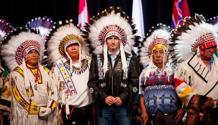 Amérindien Les meilleures photos de Justin Trudeau le Premier
